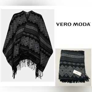 🆕VERO MODA - NWT - O/S - WOMENS KNIT PONCHO / KAFTAN SWEATER
